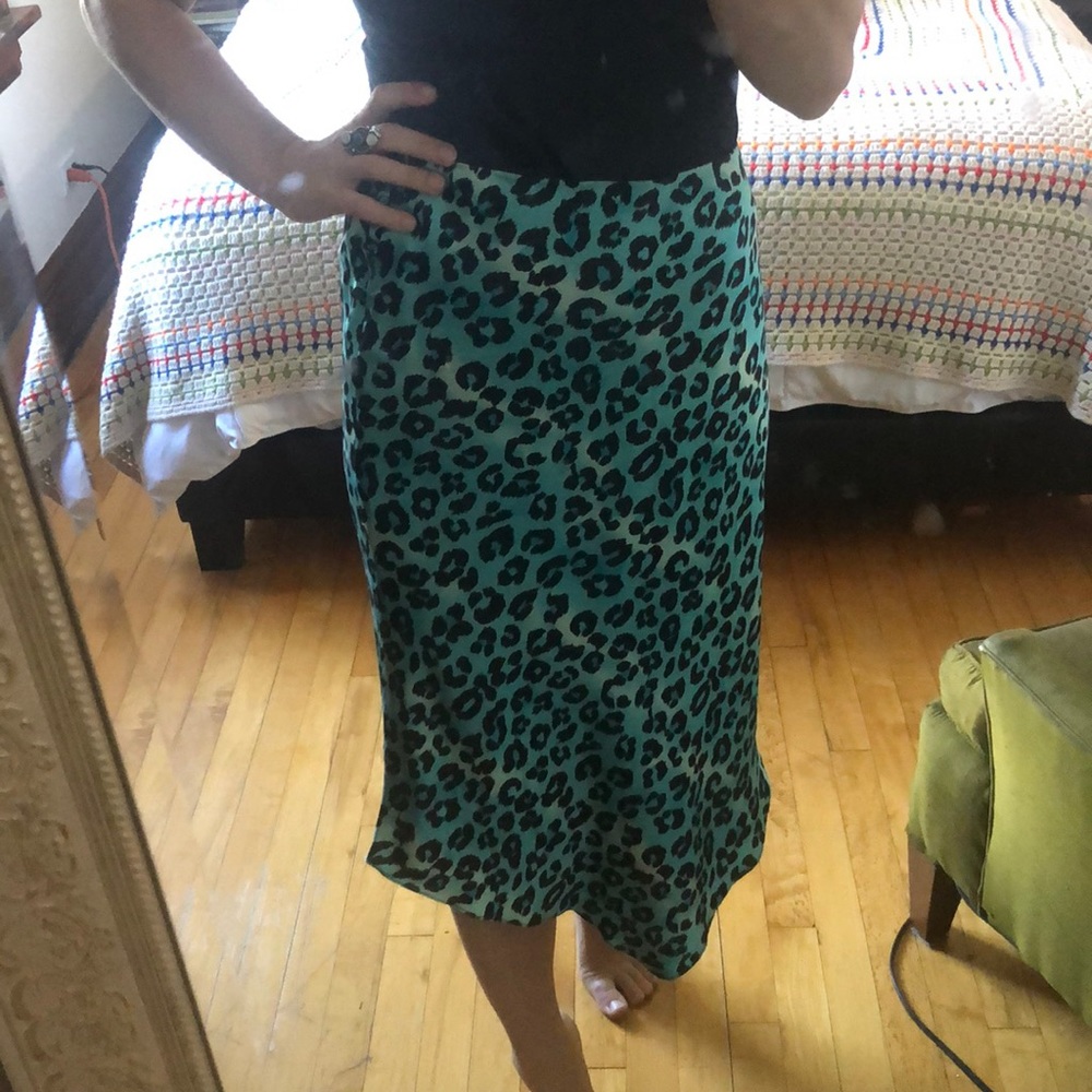 100% silk Nicole Miller Sz 4 Skirt